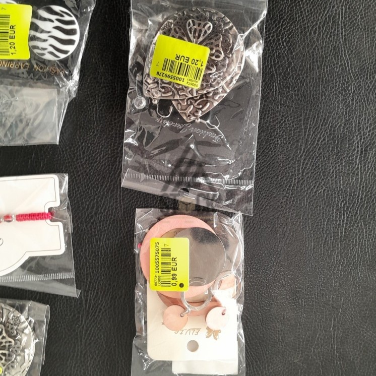 BIJOUX - 300 pièces