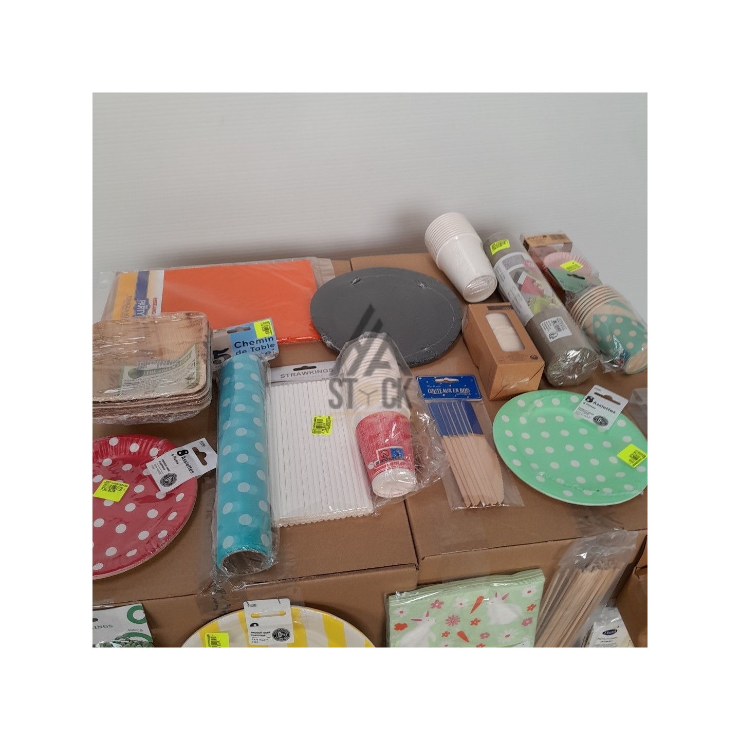 VAISSELLE JETABLE - 300 pièces