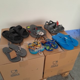 Tong & Crocs - 60 pièces