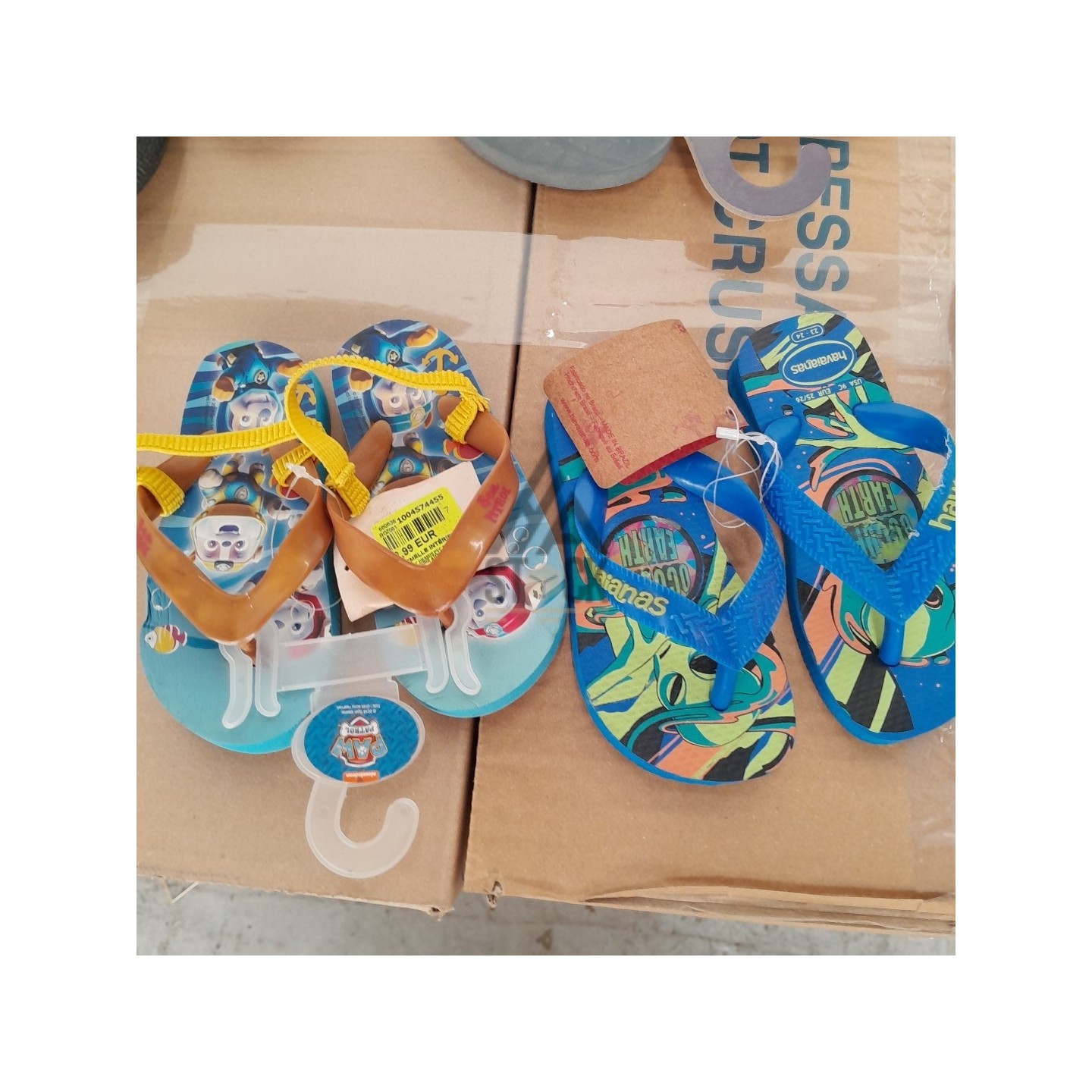 Tong & Crocs - 60 pièces