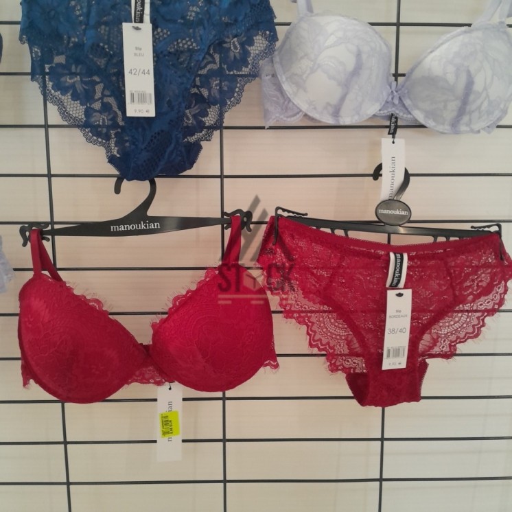 SOUS VETEMENTS - MANOUKIAN - 50 pièces