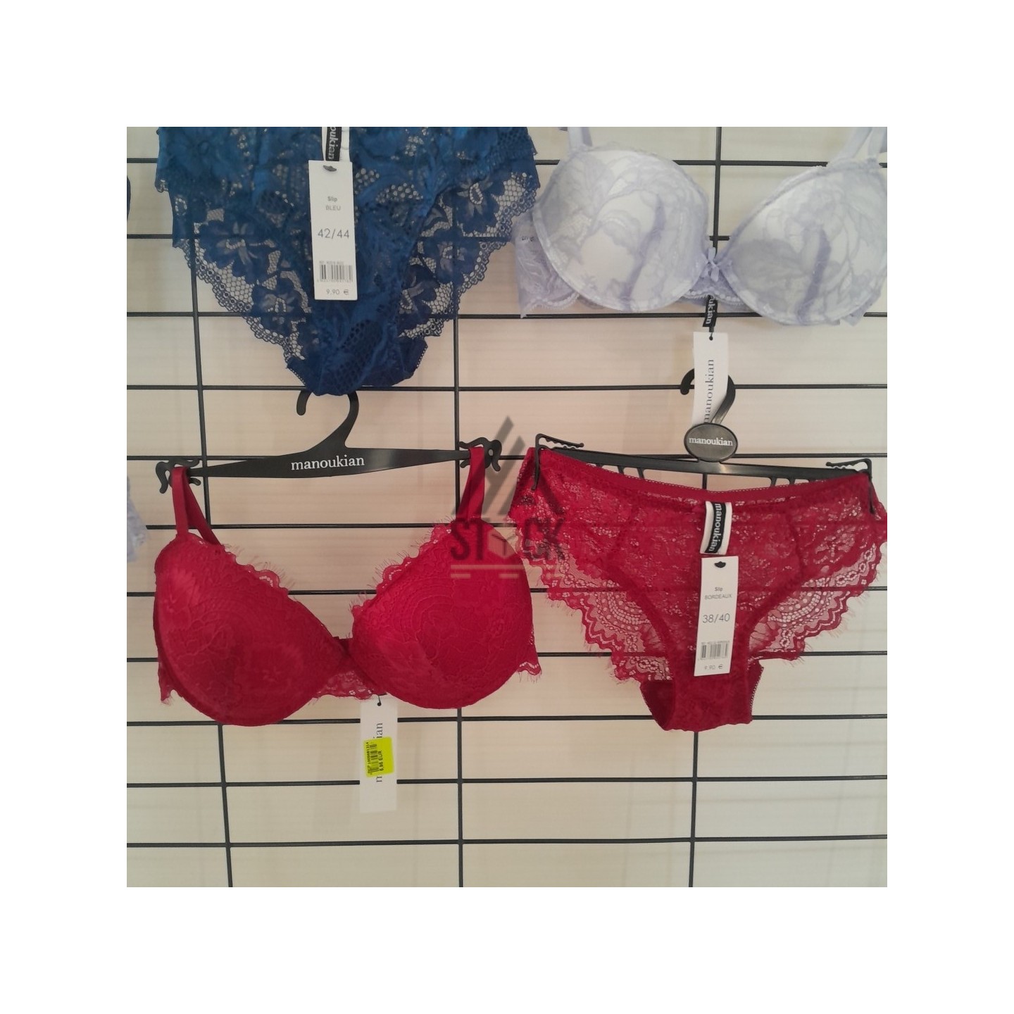 SOUS VETEMENTS - MANOUKIAN - 50 pièces