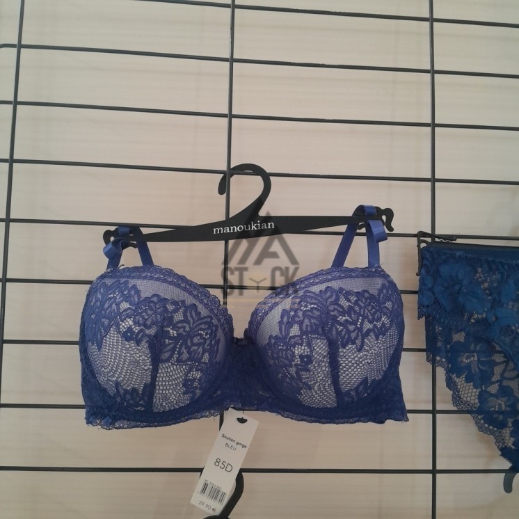 SOUS VETEMENTS - MANOUKIAN - 50 pièces