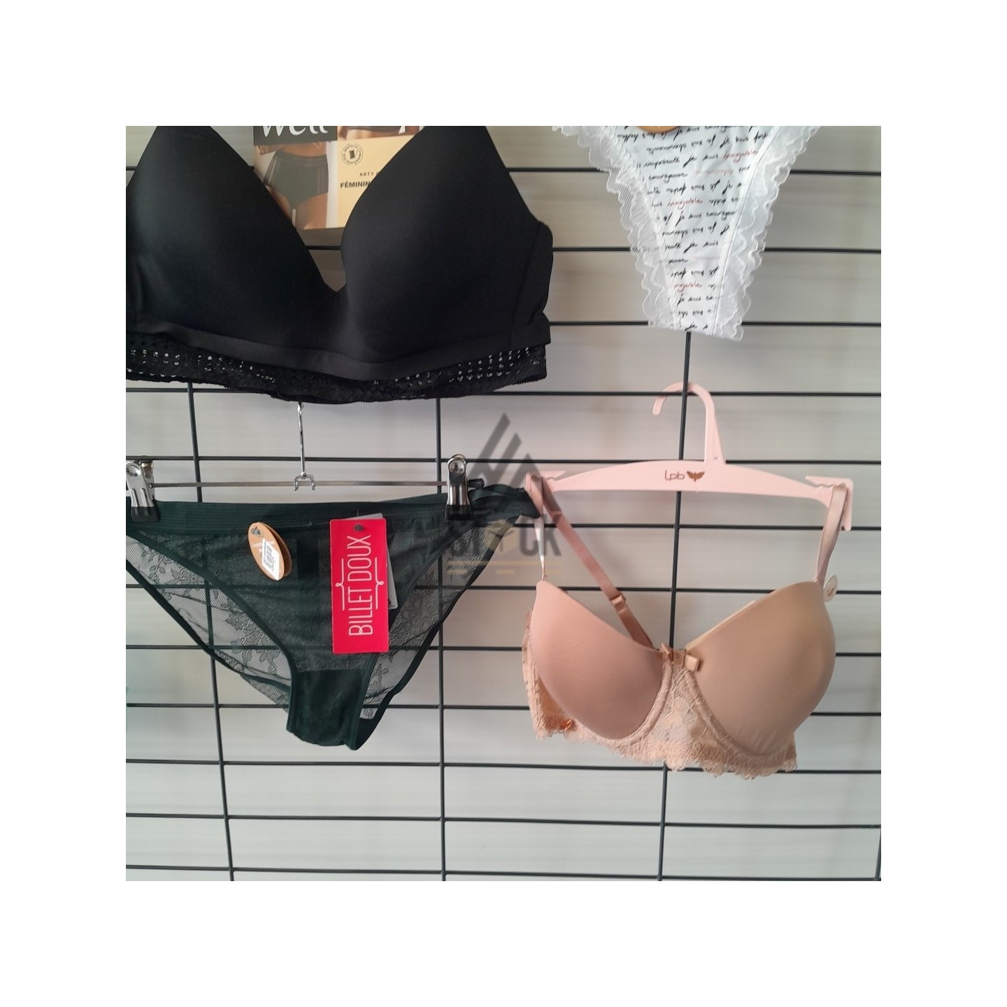 SOUS VETEMENTS DE MARQUE - 50 pièces