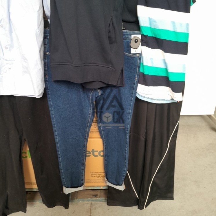 TEXTILE MARQUE  - 700 pièces