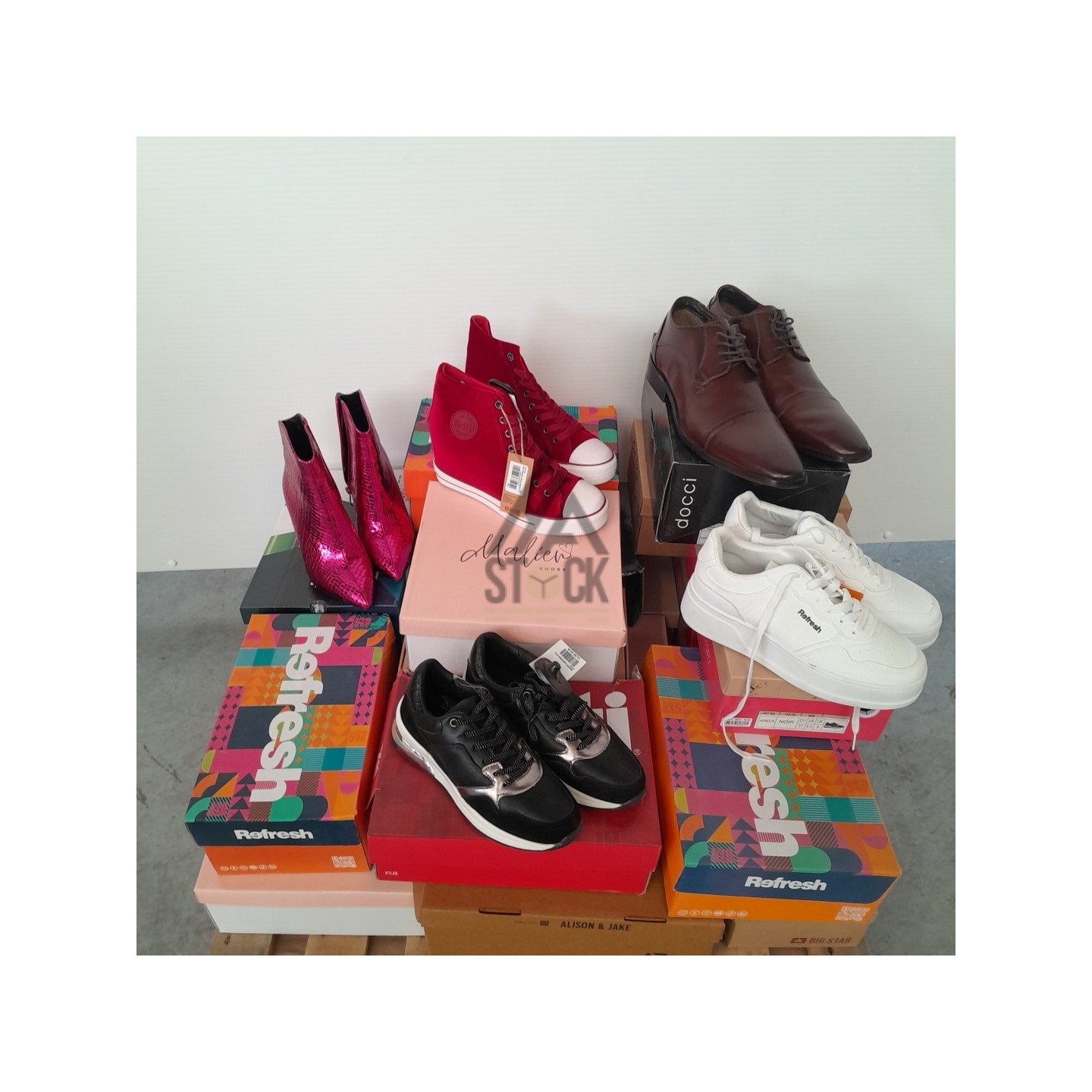 CHAUSSURE en boite  - 20 paires