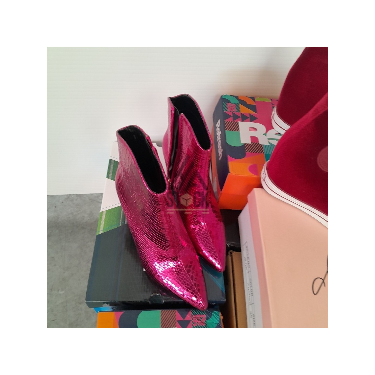 CHAUSSURE en boite  - 20 paires