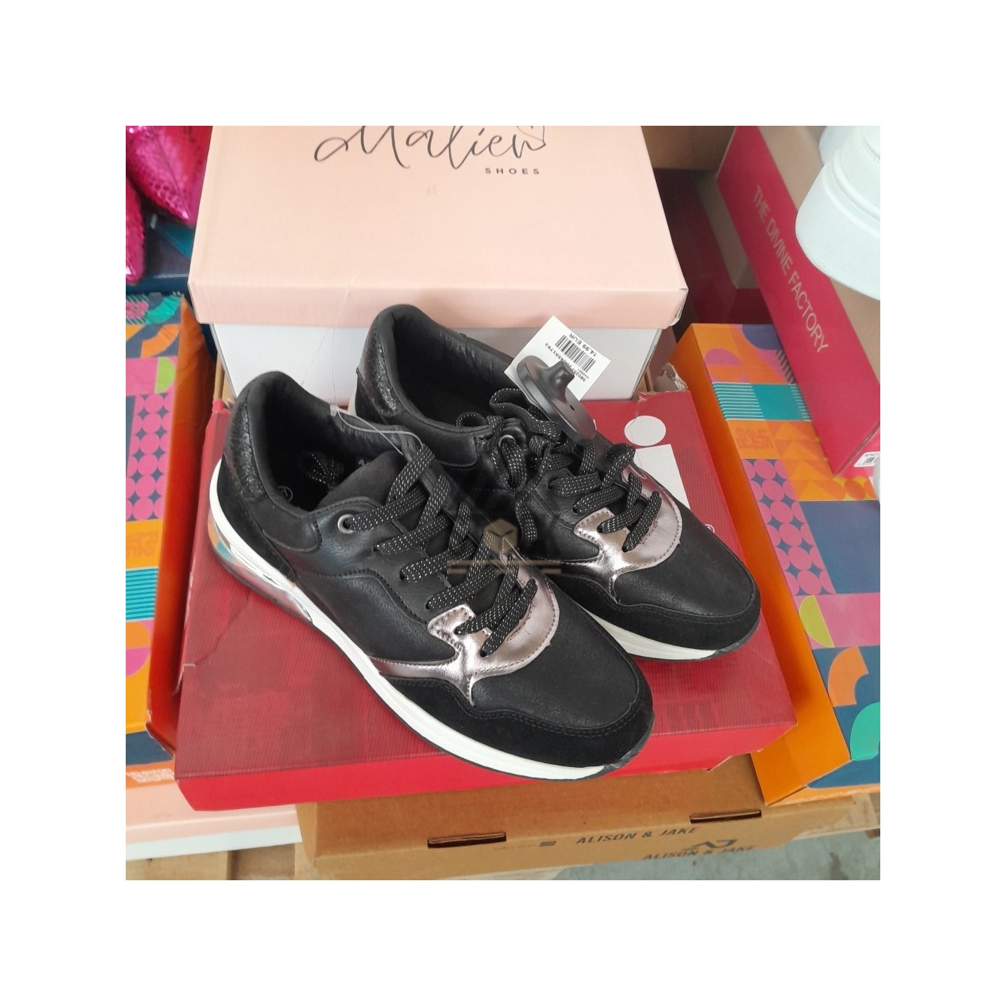 CHAUSSURE en boite  - 20 paires