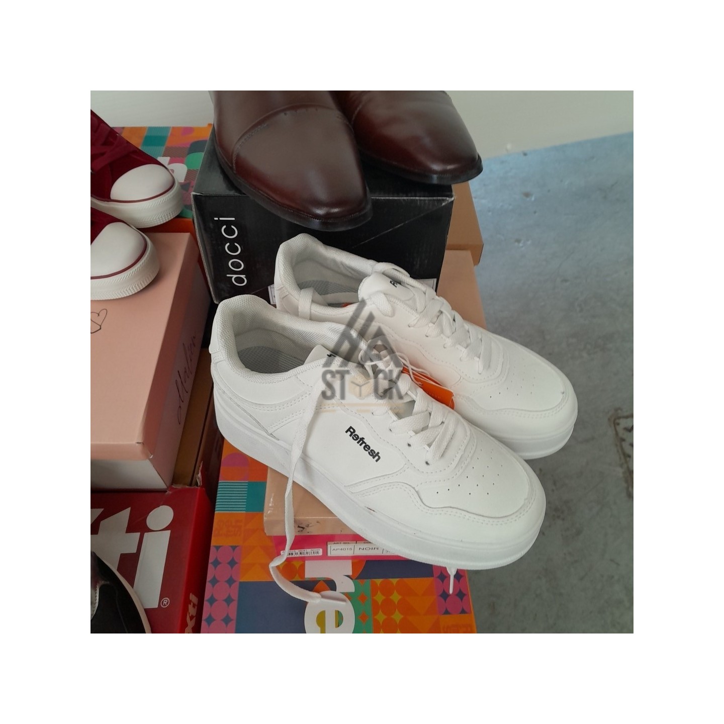 CHAUSSURE en boite  - 20 paires