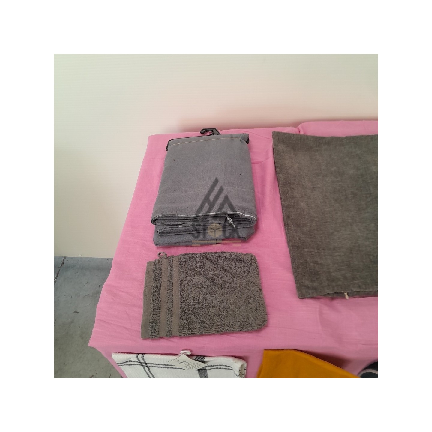 LINGE DE MAISON VRAC - 220 pièces