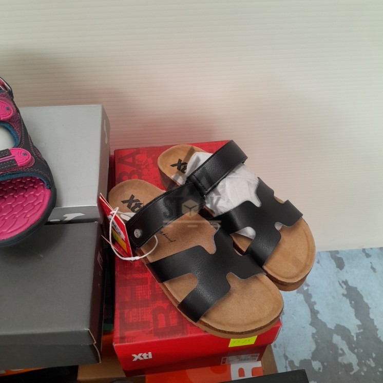 CHAUSSURE ÉTÉ en boite - 30 paires