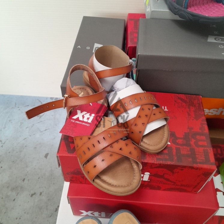 CHAUSSURE ÉTÉ en boite - 30 paires