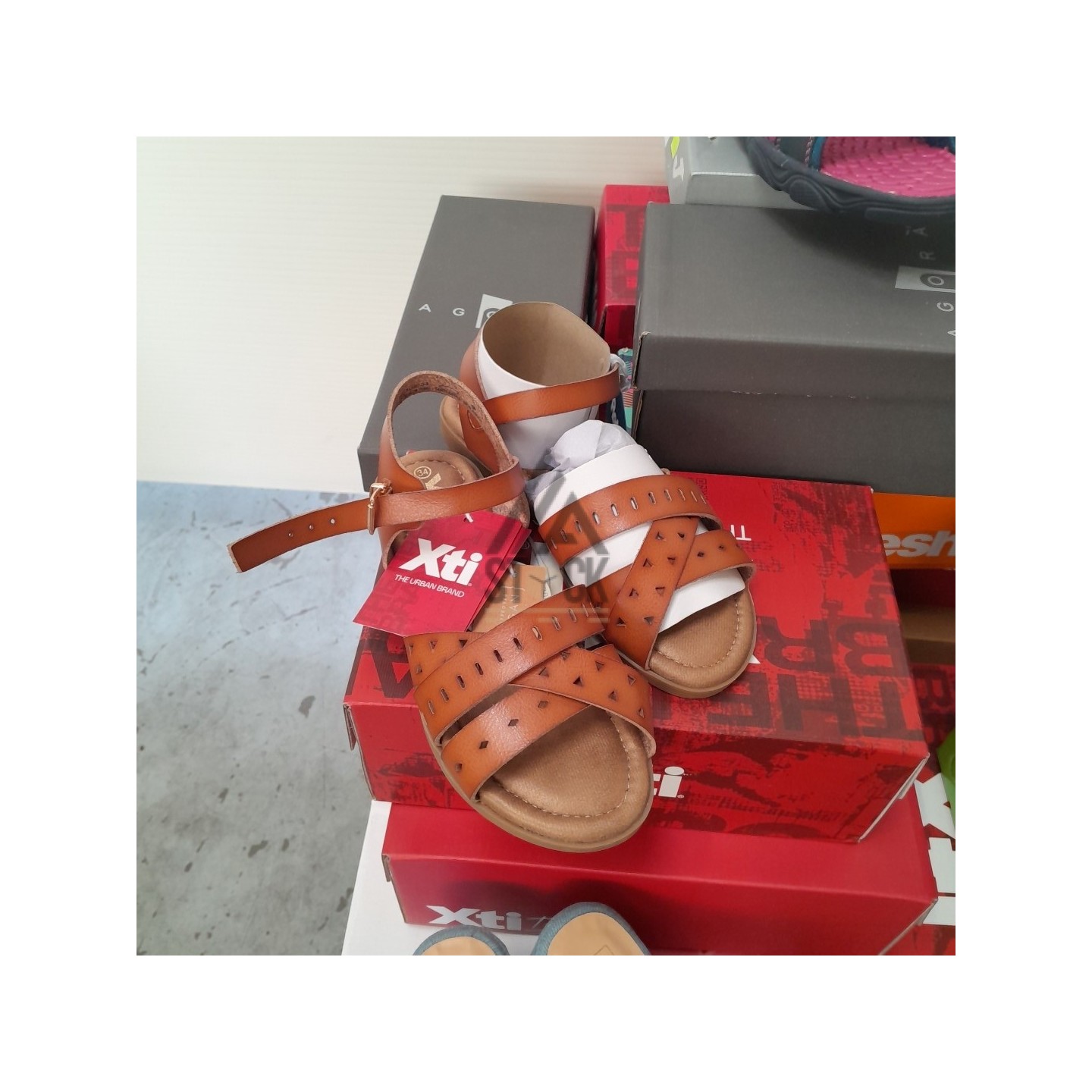 CHAUSSURE ÉTÉ en boite - 30 paires