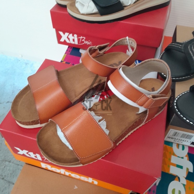 CHAUSSURE ÉTÉ en boite - 30 paires